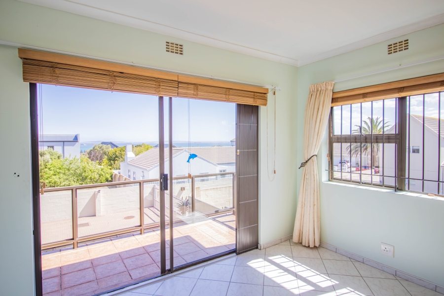 6 Bedroom Property for Sale in Myburgh Park Western Cape